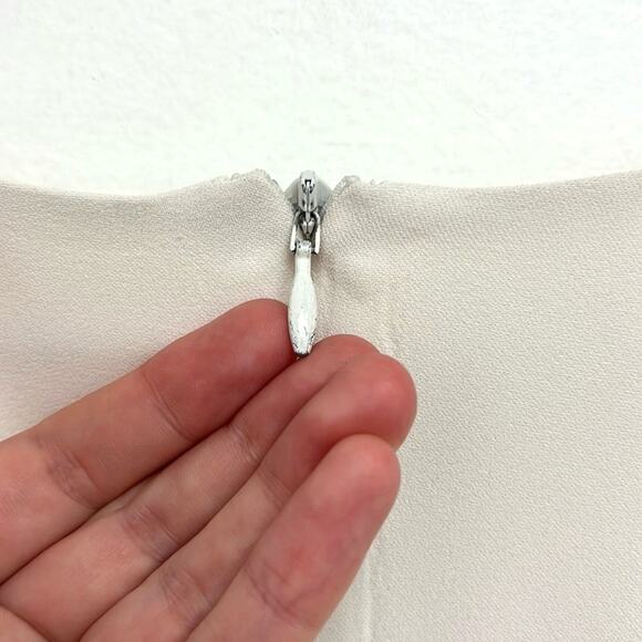 Akris Punto Luxury Minimalist Bell Sleeve Scoop Neck Tailored Career Top US8 - Picture 10 of 13